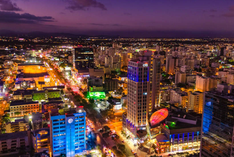 Santo Domingo de noche, República Dominicana